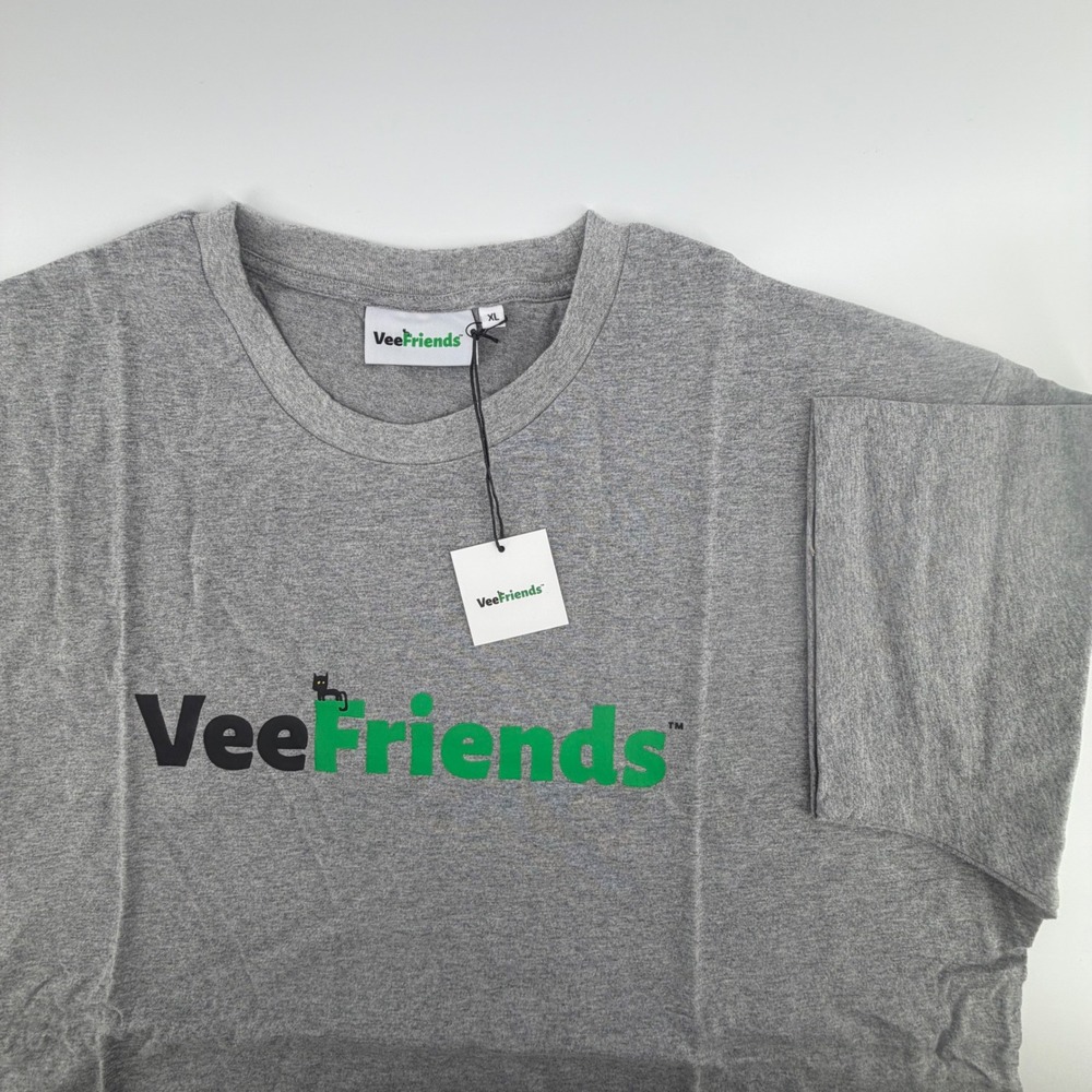 VeeFriends Graphic T-Shirt Men XL Gray Short Sleeve Crew  Gary Vaynerchuk NEW